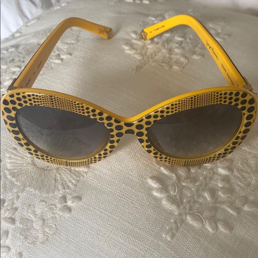 Louis Vuitton Sunglasses - Picture 2 of 2